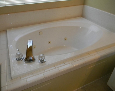 2322 Edgewood Drive - Photo Thumbnail 16