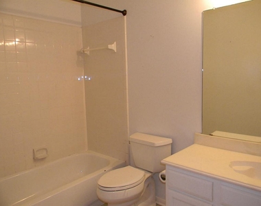 2322 Edgewood Drive - Photo Thumbnail 19