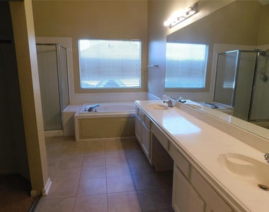 2322 Edgewood Drive - Photo Thumbnail 34