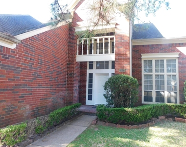 2322 Edgewood Drive - Photo Thumbnail 1