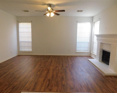 2322 Edgewood Drive - Photo Thumbnail 28