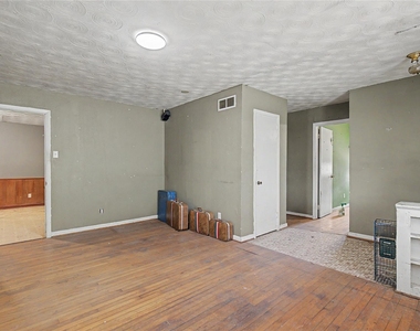 410 Ellis Avenue - Photo Thumbnail 12