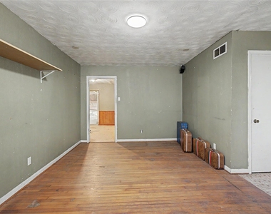 410 Ellis Avenue - Photo Thumbnail 13