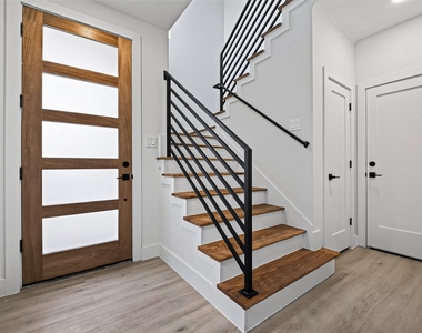 1107 Wilson St - Photo Thumbnail 15