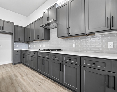 1107 Wilson St - Photo Thumbnail 6