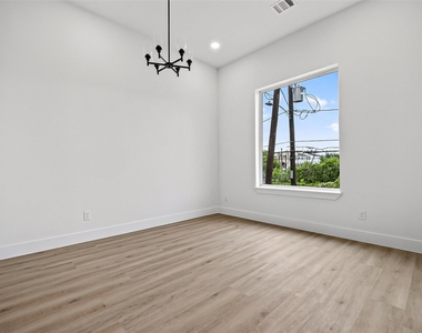1107 Wilson St - Photo Thumbnail 11