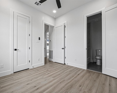 1107 Wilson St - Photo Thumbnail 22