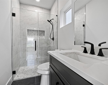 1107 Wilson St - Photo Thumbnail 18