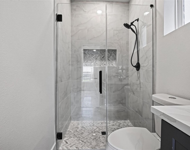 1107 Wilson St - Photo Thumbnail 19