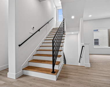 1107 Wilson St - Photo Thumbnail 17