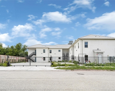 7806 Clearview St - Photo Thumbnail 7