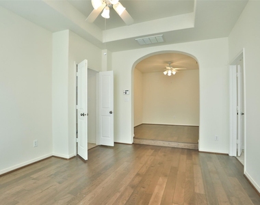 95 Douvaine Court - Photo Thumbnail 16