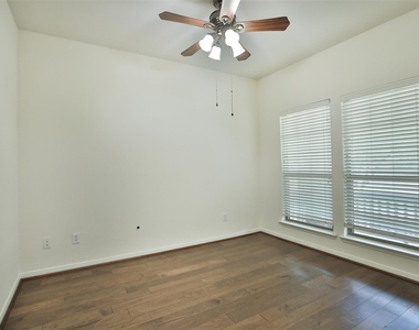 95 Douvaine Court - Photo Thumbnail 5