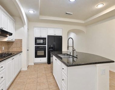 95 Douvaine Court - Photo Thumbnail 7