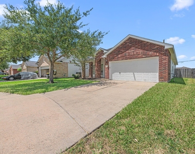 706 Pickett Hill Lane - Photo Thumbnail 1