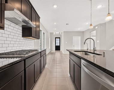 311 Violet Crown Lane - Photo Thumbnail 14
