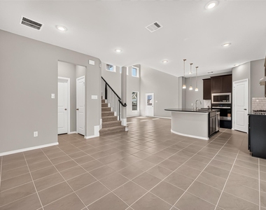 311 Violet Crown Lane - Photo Thumbnail 7