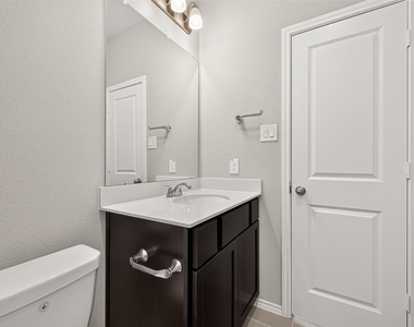311 Violet Crown Lane - Photo Thumbnail 18