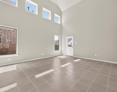 311 Violet Crown Lane - Photo Thumbnail 3