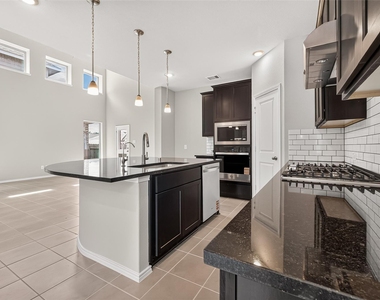 311 Violet Crown Lane - Photo Thumbnail 12