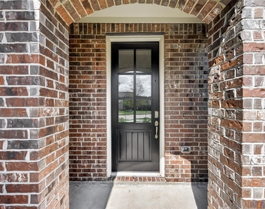 311 Violet Crown Lane - Photo Thumbnail 2