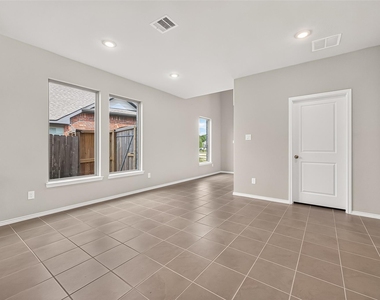 311 Violet Crown Lane - Photo Thumbnail 9