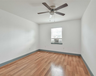 5320 Polk Street - Photo Thumbnail 9