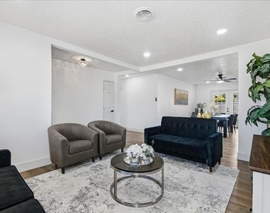 6223 Tiffany Drive - Photo Thumbnail 8