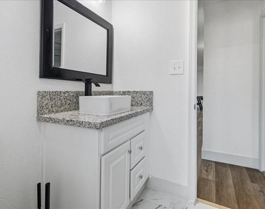 6223 Tiffany Drive - Photo Thumbnail 20