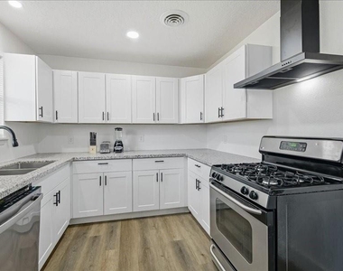 6223 Tiffany Drive - Photo Thumbnail 11