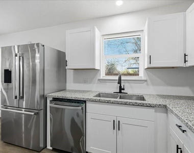 6223 Tiffany Drive - Photo Thumbnail 12
