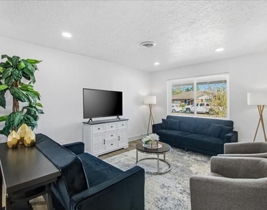 6223 Tiffany Drive - Photo Thumbnail 5