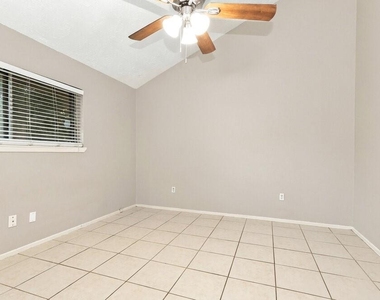 5327 Enchanted Timbers Drive - Photo Thumbnail 9