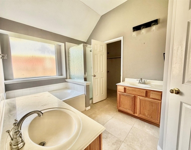 8815 Champion Springs Circle - Photo Thumbnail 11
