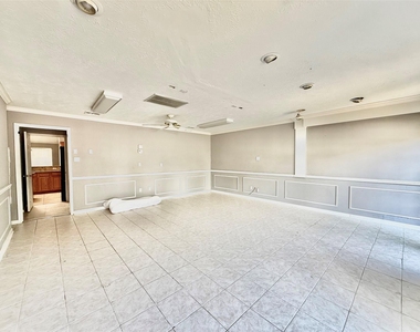 8815 Champion Springs Circle - Photo Thumbnail 16