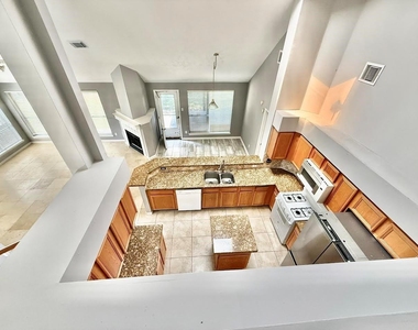 8815 Champion Springs Circle - Photo Thumbnail 7