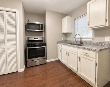 2407 Bastrop - Photo Thumbnail 4