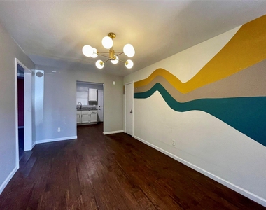 2407 Bastrop - Photo Thumbnail 2