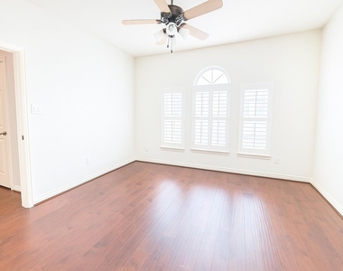 7115 Laguna Villas - Photo Thumbnail 12
