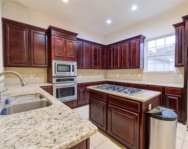 7115 Laguna Villas - Photo Thumbnail 9