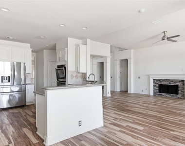 11602 Canyon Mills Drive - Photo Thumbnail 8