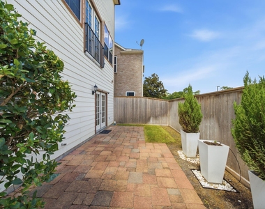 11110 Sherwood Forest Glen Drive - Photo Thumbnail 5