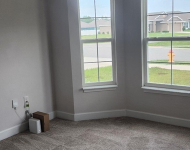 891 Tupelo Circle - Photo Thumbnail 2