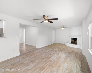 1382 Lakewood Drive - Photo Thumbnail 4
