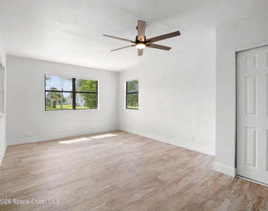 1382 Lakewood Drive - Photo Thumbnail 11