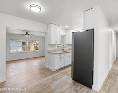 1382 Lakewood Drive - Photo Thumbnail 8