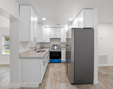 1382 Lakewood Drive - Photo Thumbnail 7