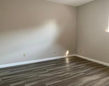 6601 Sands Point Drive - Photo Thumbnail 5
