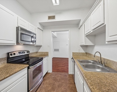 2255 Braeswood Park Drive - Photo Thumbnail 7