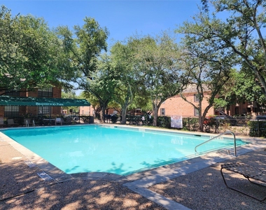 2255 Braeswood Park Drive - Photo Thumbnail 14